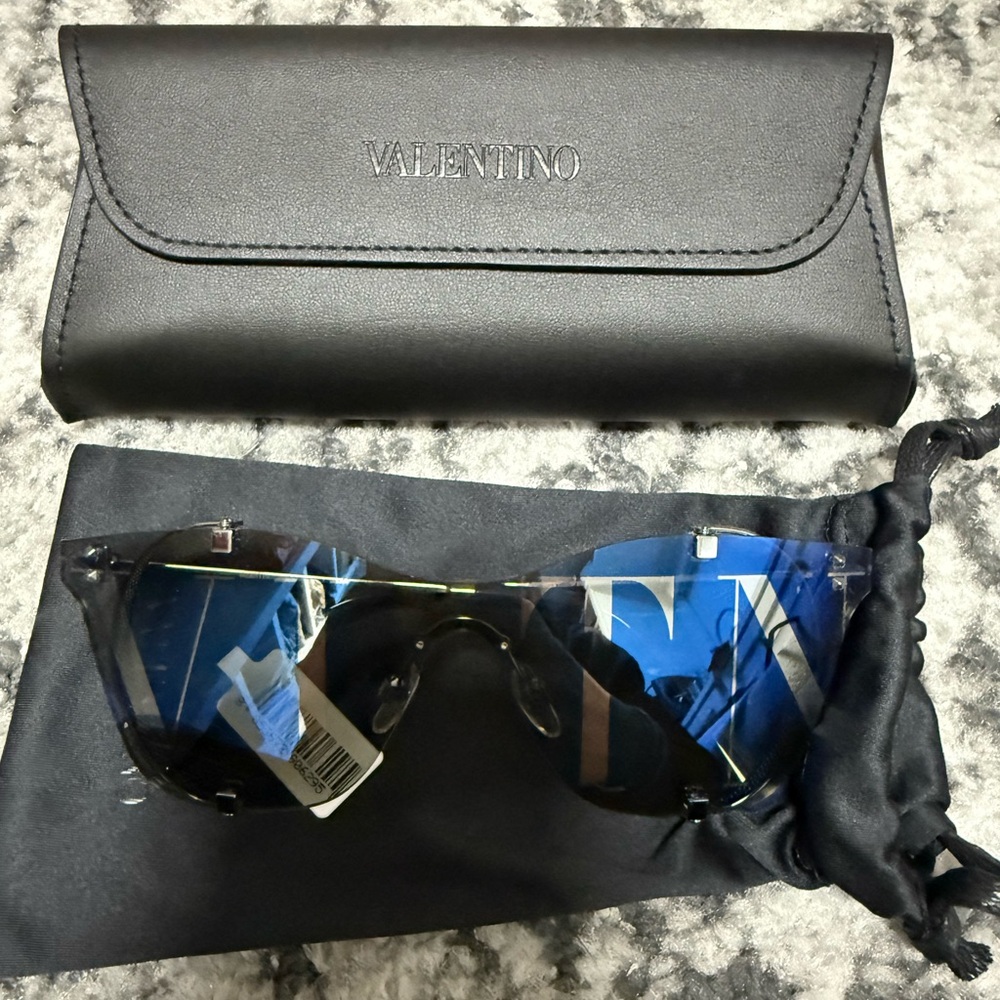 UNISEX Valentino Men's or Women’s Blue & Silver Sunglasses